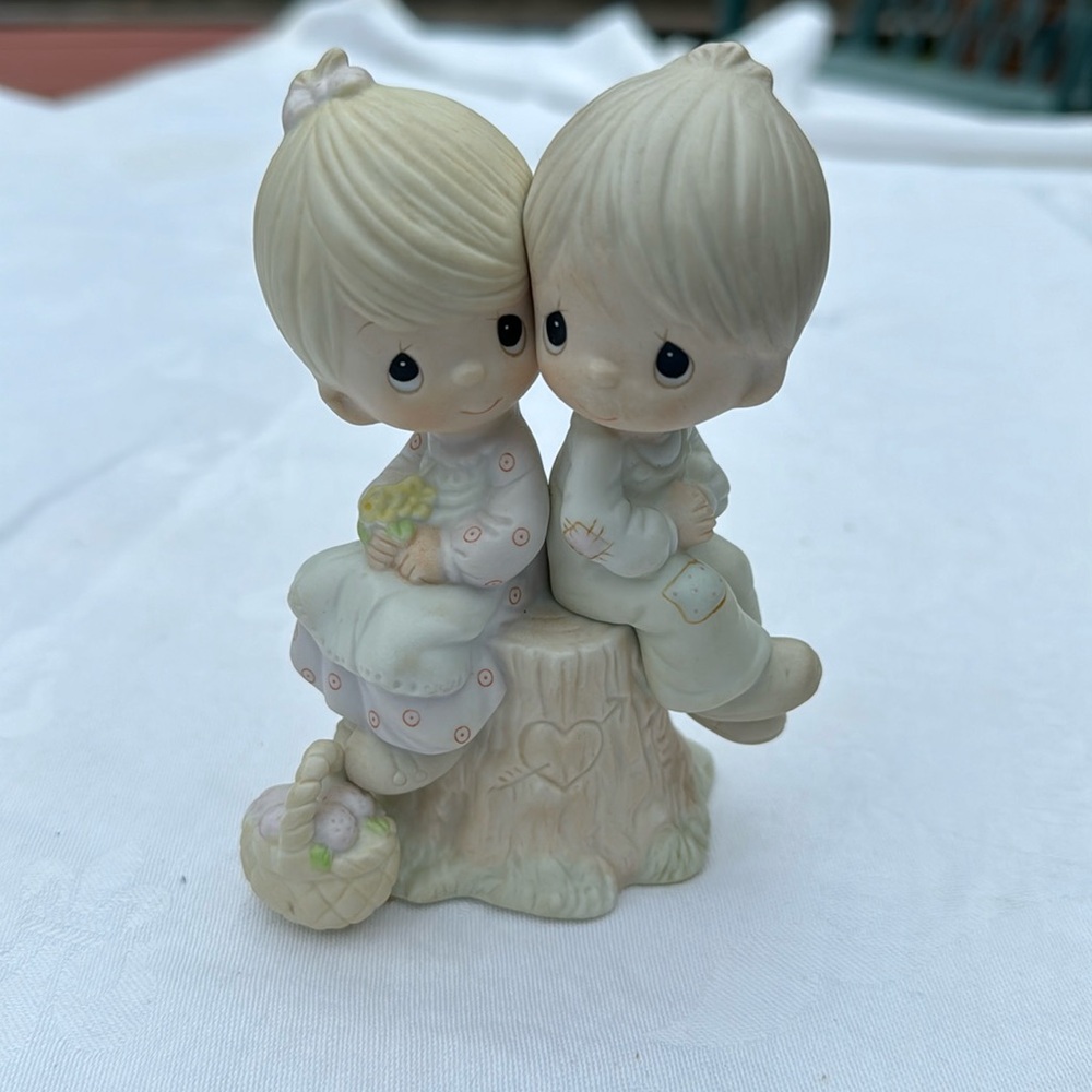 Precious Moments - E1376 - Love One Another